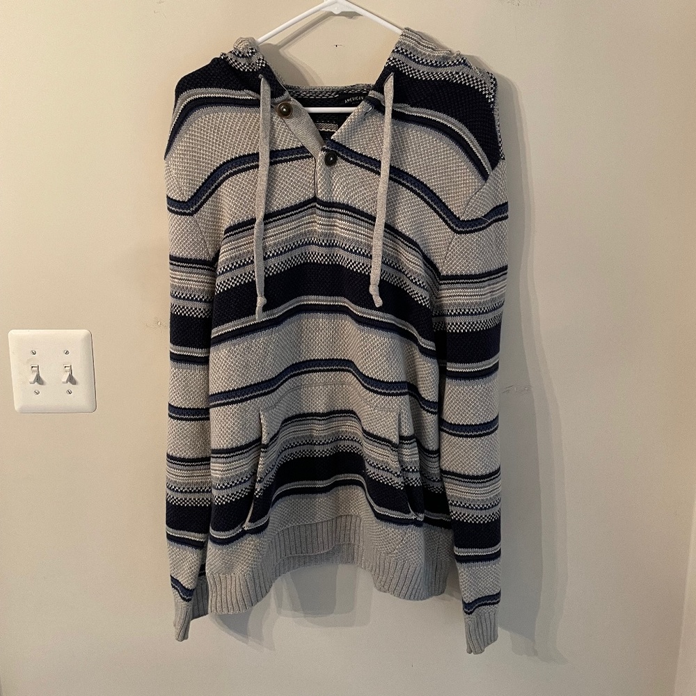 American Eagle Outfitters Vintage style sweater - size medium - tan & navy